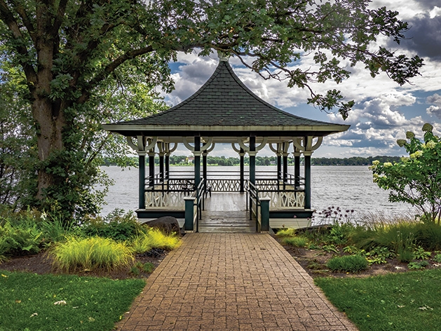 A gazebo at Noerenberg Gardens.