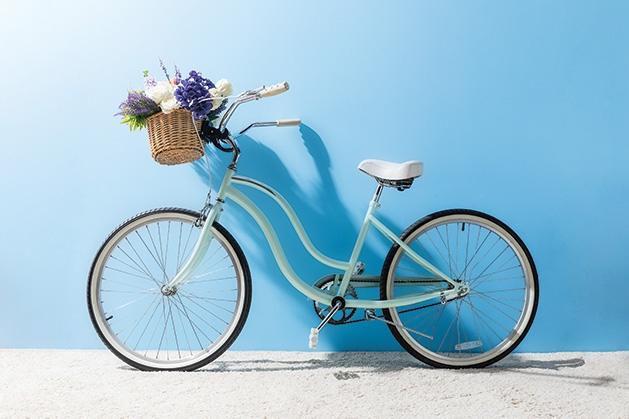 A blue bike sits ready for the Bakery & Brewery Bike Tour.